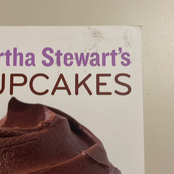 MARTHA STEWART UEC Cupcake cookbook 175 inspired ideas everyones favorite treat - Picture 2 of 16
